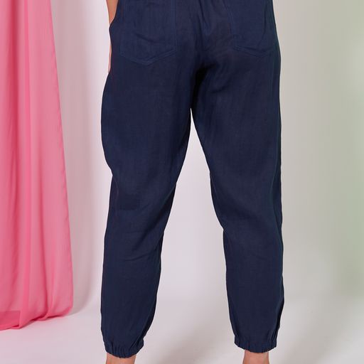 La Vie Pintuck Pant