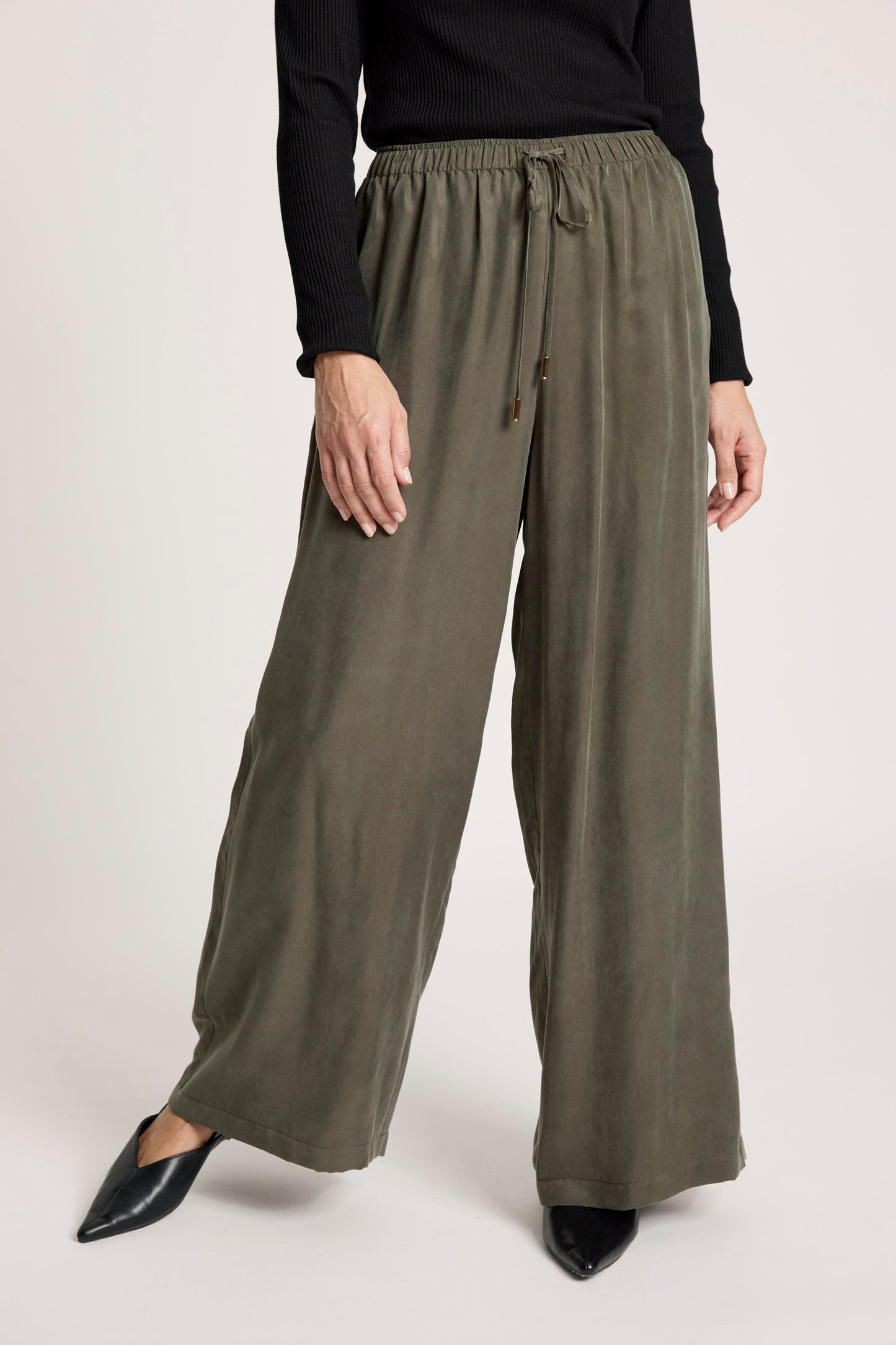 Calista Pant